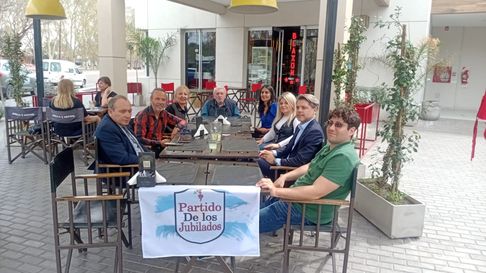 Desde el Partido de los Jubilados cargaron contra el Gobierno nacional por las medidas que impactan en el bolsillo. Desde el Partido de los Jubilados cargaron contra el Gobierno nacional por las medidas que impactan en el bolsillo.