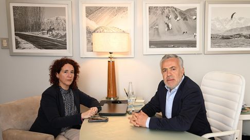 Andrea Molina llega al Tribunal de Cuentas postulada por Alfredo Cornejo. Andrea Molina llega al Tribunal de Cuentas postulada por Alfredo Cornejo.