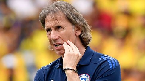 Ricardo Gareca dejó de ser el DT de Chile. Ricardo Gareca dejó de ser el DT de Chile.