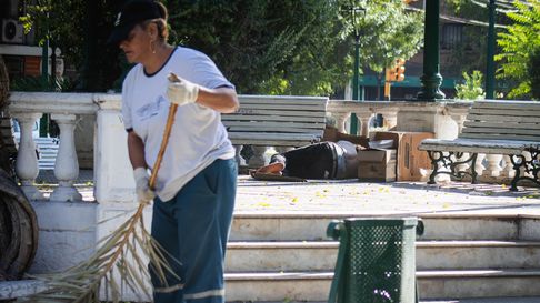 La pobreza e indegencia siguen en niveles altos en Mendoza. La pobreza e indegencia siguen en niveles altos en Mendoza.