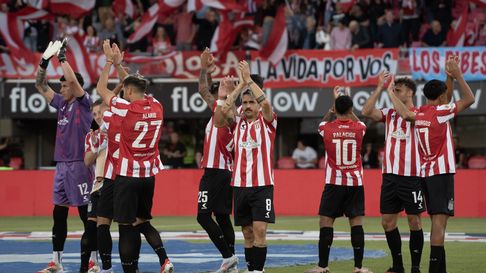 Eduardo Domínguez podría sufrir la baja de Gabriel Neves para su Estudiantes 2026 Eduardo Domínguez podría sufrir la baja de Gabriel Neves para su Estudiantes 2026