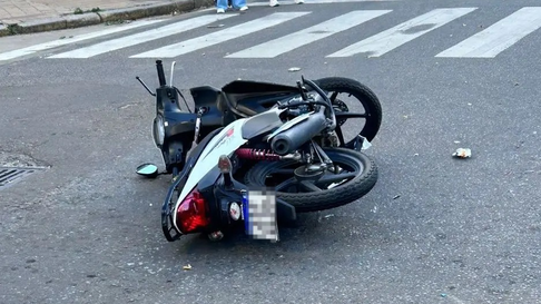 una joven permanece internada por un grave choque en la plata una joven permanece internada por un grave choque en la plata