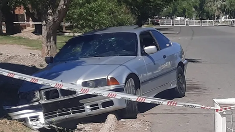 Este es el BMW que manejaba el hombre que atropelló a la adolescente. Este es el BMW que manejaba el hombre que atropelló a la adolescente.