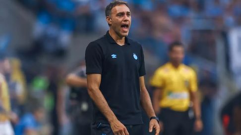 a cuatro meses de su llegada, se termino el paso de leandro desabato por brasil a cuatro meses de su llegada, se termino el paso de leandro desabato por brasil