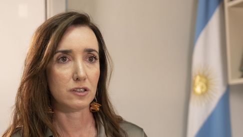 La Vicepresidenta de la nación, Victoria Villarruel, frenó por decreto el nuevo dietazo de los senadores nacionales La Vicepresidenta de la nación, Victoria Villarruel, frenó por decreto el nuevo dietazo de los senadores nacionales