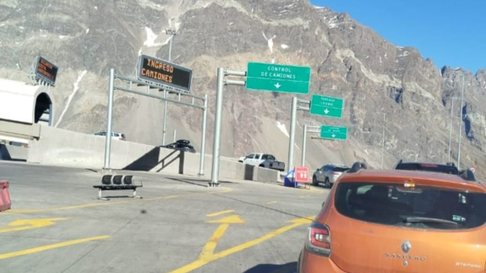 El paso a Chile tiene demoras de más de una hora. El paso a Chile tiene demoras de más de una hora.