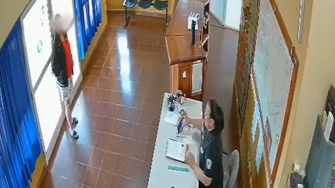 Una mujer se prendió fue tras entrar a una comisaría. Una mujer se prendió fue tras entrar a una comisaría.