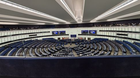 El Parlamento europeo decidió paralizar la ratificación del acuerdo entre la Unión Europea y el Mercosur El Parlamento europeo decidió paralizar la ratificación del acuerdo entre la Unión Europea y el Mercosur