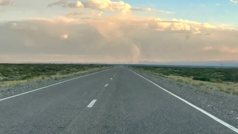 un incendio en la zona este de malargüe redujo la visibilidad y alerto a los vecinos un incendio en la zona este de malargüe redujo la visibilidad y alerto a los vecinos