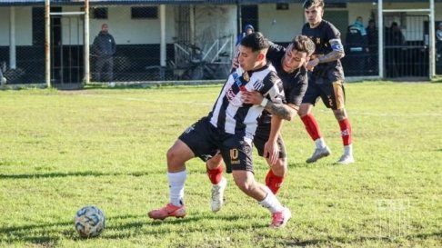 Estrella de Berisso perdió como local y no pudo treparse a la cima Estrella de Berisso perdió como local y no pudo treparse a la cima