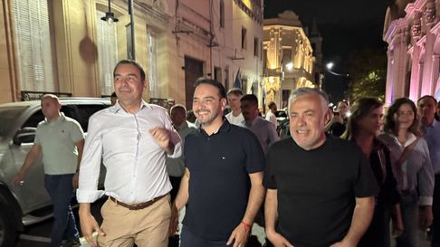 Cornejo viajó a Corrientes para mostrarse con los ganadores de las elecciones del domingo, pese a que su aliado electoral salió cuarto. Cornejo viajó a Corrientes para mostrarse con los ganadores de las elecciones del domingo, pese a que su aliado electoral salió cuarto.