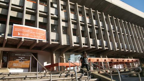 Elecciones en la UNCUYO: tres facultades votan sus Centros de Estudiantes del 15 al 17 de octubre. Compiten Agruparte, La Copérnico, Franja Morada y nuevas agrupaciones. Elecciones en la UNCUYO: tres facultades votan sus Centros de Estudiantes del 15 al 17 de octubre. Compiten Agruparte, La Copérnico, Franja Morada y nuevas agrupaciones.