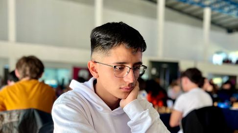 Santino, con solo 18 años, brilla en el ajedrez nacional. Santino, con solo 18 años, brilla en el ajedrez nacional.