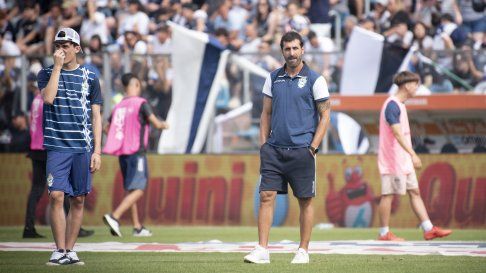 Fernando Zaniratto junto a su hijo, esta tarde volverán a reunirse para que firme su contrato con Gimnasia Fernando Zaniratto junto a su hijo, esta tarde volverán a reunirse para que firme su contrato con Gimnasia