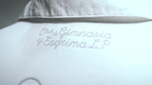 Gimnasia presentó la camiseta homenaje al Doctor René Favaloro Gimnasia presentó la camiseta homenaje al Doctor René Favaloro