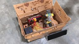 Un paquete con apariencia sospechosa alertó al personal de Mercado Libre por sospecha de bomba. Un paquete con apariencia sospechosa alertó al personal de Mercado Libre por sospecha de bomba.