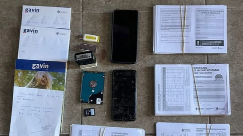 Elementos secuestrados por denuncias sobre irregularidades en la vacunación Elementos secuestrados por denuncias sobre irregularidades en la vacunación