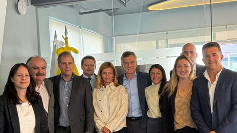 mauricio macri reunio a sus senadores provinciales para ordenar la campana mauricio macri reunio a sus senadores provinciales para ordenar la campana