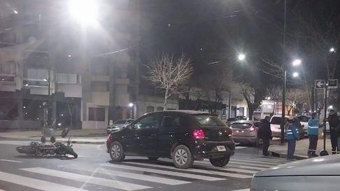 Nuevo accidente en La Plata a pocos metros de Plaza Italia Nuevo accidente en La Plata a pocos metros de Plaza Italia