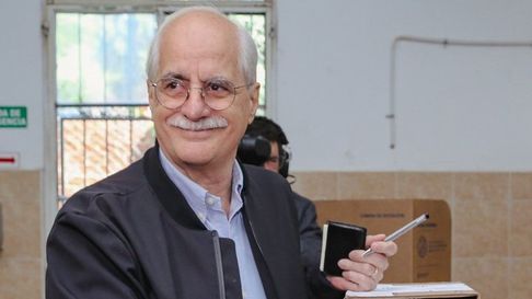 Jorge Taiana, referente de Fuerza Patria, también emitió su voto en Provincia Jorge Taiana, referente de Fuerza Patria, también emitió su voto en Provincia