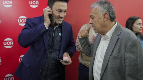 El ministro de Defensa, Luis Petri, junto al gobernador Alfredo Cornejo. El ministro de Defensa, Luis Petri, junto al gobernador Alfredo Cornejo.