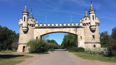 Una joven de 25 años, de City Bell, fue abusada en el Parque Peryra Iraola Una joven de 25 años, de City Bell, fue abusada en el Parque Peryra Iraola
