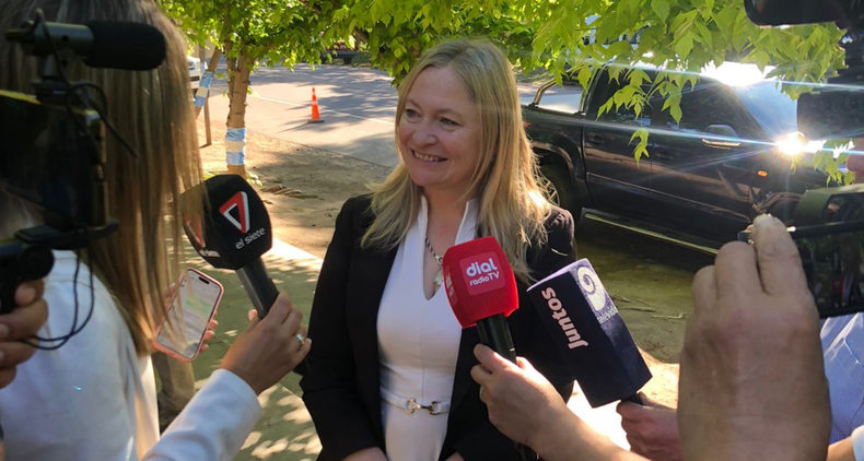 La Vicegobernadora votó temprano en San Rafael. La Vicegobernadora votó temprano en San Rafael.