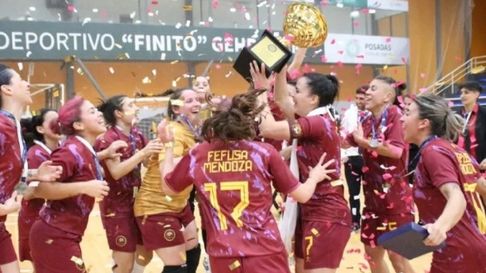 Mendoza va por un nuevo título en el fútbol de salón femenino. Mendoza va por un nuevo título en el fútbol de salón femenino.