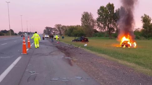 tragico accidente y muerte en la autopista la plata - buenos aires tragico accidente y muerte en la autopista la plata - buenos aires