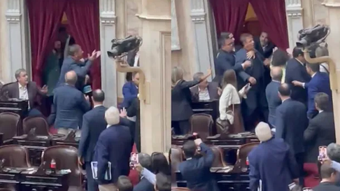Los diputados nacionales Oscar Zago y Lisandro Almirón se trenzaron en una pelea escandalosa dentro del Congreso de la Nación. Los diputados nacionales Oscar Zago y Lisandro Almirón se trenzaron en una pelea escandalosa dentro del Congreso de la Nación.