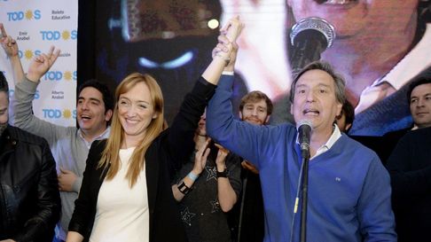 La senadora nacional Anabel Fernández Sagasti y el presidente del PJ, Emir Félix. La senadora nacional Anabel Fernández Sagasti y el presidente del PJ, Emir Félix.