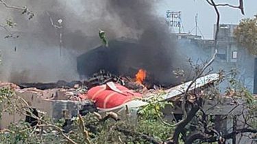 La tragedia aérea le costó la vida a 217 adultos y 11 niños.