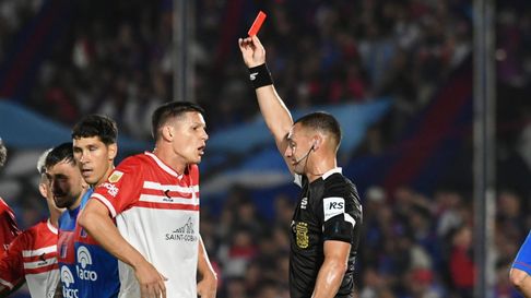 Baja sensible para Estudiantes: Guido Carrillo vio la roja ante Tigre Baja sensible para Estudiantes: Guido Carrillo vio la roja ante Tigre