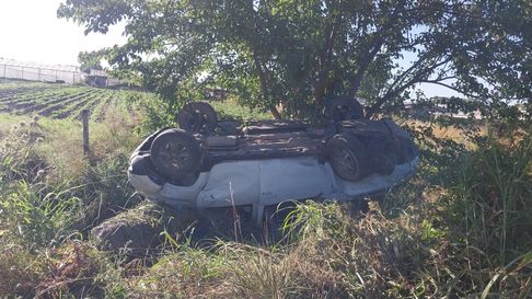 Imágenes del vuelco en Etcheverry Imágenes del vuelco en Etcheverry