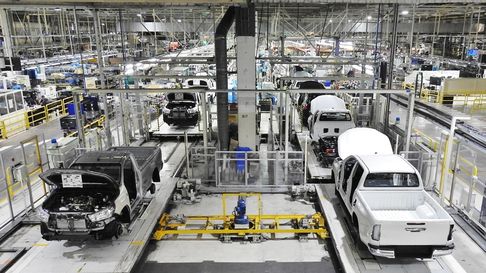 crisis automotriz: toyota recorta 500 empleos y elimina el tercer turno en una de sus plantas crisis automotriz: toyota recorta 500 empleos y elimina el tercer turno en una de sus plantas