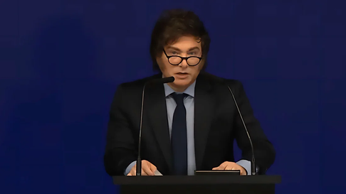 Javier Milei en la Fundación Faro, donde le apuntó con todo al kirchnerismo. Javier Milei en la Fundación Faro, donde le apuntó con todo al kirchnerismo.