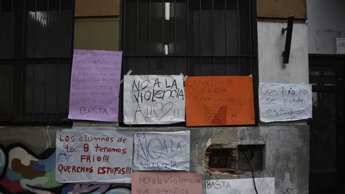 Estudiantes de la Escuela Secundiaria N°8 de La Plata piden calefacción en las aulas Estudiantes de la Escuela Secundiaria N°8 de La Plata piden calefacción en las aulas