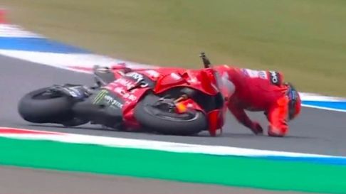 Marc Márquez protagonizó un fuerte incidente en el MotoGP. Marc Márquez protagonizó un fuerte incidente en el MotoGP.