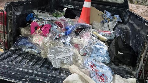 Ropa incautada tras el robo donde quedaron involucrados dos menores Ropa incautada tras el robo donde quedaron involucrados dos menores