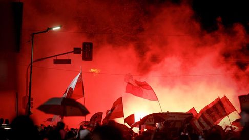 La hinchada de Estudiantes prepara un recibimiento impresionante al micro del plantel La hinchada de Estudiantes prepara un recibimiento impresionante al micro del plantel