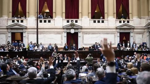 La sesión por el acuerdo con el FMI arrancó caliente La sesión por el acuerdo con el FMI arrancó caliente