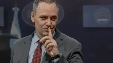 Adorni está en el ojo de la tormenta por sus propiedades no declaradas y que no condicen con su nivel de ingresos. Adorni está en el ojo de la tormenta por sus propiedades no declaradas y que no condicen con su nivel de ingresos.