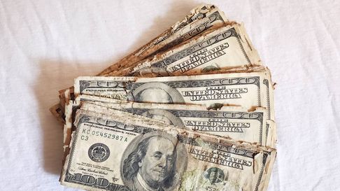 la plata sigue en el colchon: no hay confianza y los ahorristas no se pliegan a la ley de inocencia fiscal la plata sigue en el colchon: no hay confianza y los ahorristas no se pliegan a la ley de inocencia fiscal