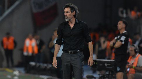 Eduardo Domínguez habló en conferencia tras el triunfo de Estudiantes Eduardo Domínguez habló en conferencia tras el triunfo de Estudiantes