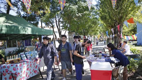 La Casita Colectiva de Guaymallén organiza este sábado una feria, trueque y olla popular bajo el lema “Parar la olla”. La Casita Colectiva de Guaymallén organiza este sábado una feria, trueque y olla popular bajo el lema “Parar la olla”.