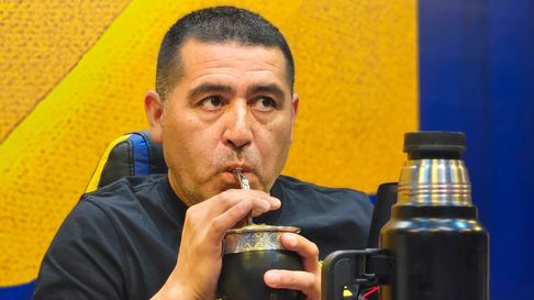 Boca contrató a un ex River y le pagará una fortuna a su eterno rival. Boca contrató a un ex River y le pagará una fortuna a su eterno rival.