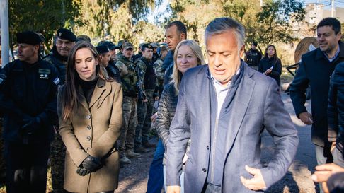 Alfredo Cornejo y la ministra de Seguridad, Mercedes Rus. Alfredo Cornejo y la ministra de Seguridad, Mercedes Rus.