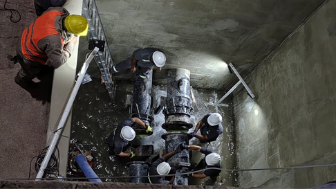 Los trabajos para instalar dos caudalímetros terminaron sin inconvenientes. Los trabajos para instalar dos caudalímetros terminaron sin inconvenientes.