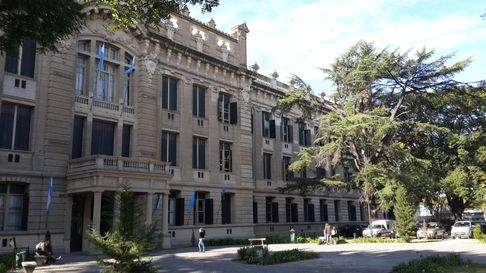 abre la inscripcion para los colegios de la unlp: como anotarse abre la inscripcion para los colegios de la unlp: como anotarse