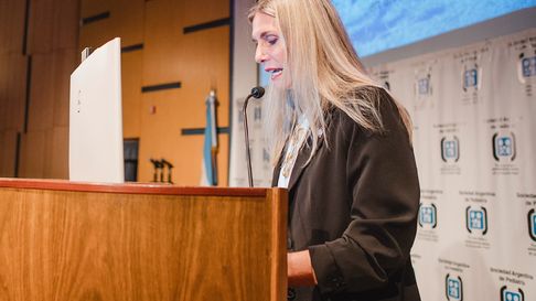 Durante su primer discurso, la recién asumida presidenta de la SAP, apuntó contra las enfermedades crónicas en los recién nacidos. Durante su primer discurso, la recién asumida presidenta de la SAP, apuntó contra las enfermedades crónicas en los recién nacidos.